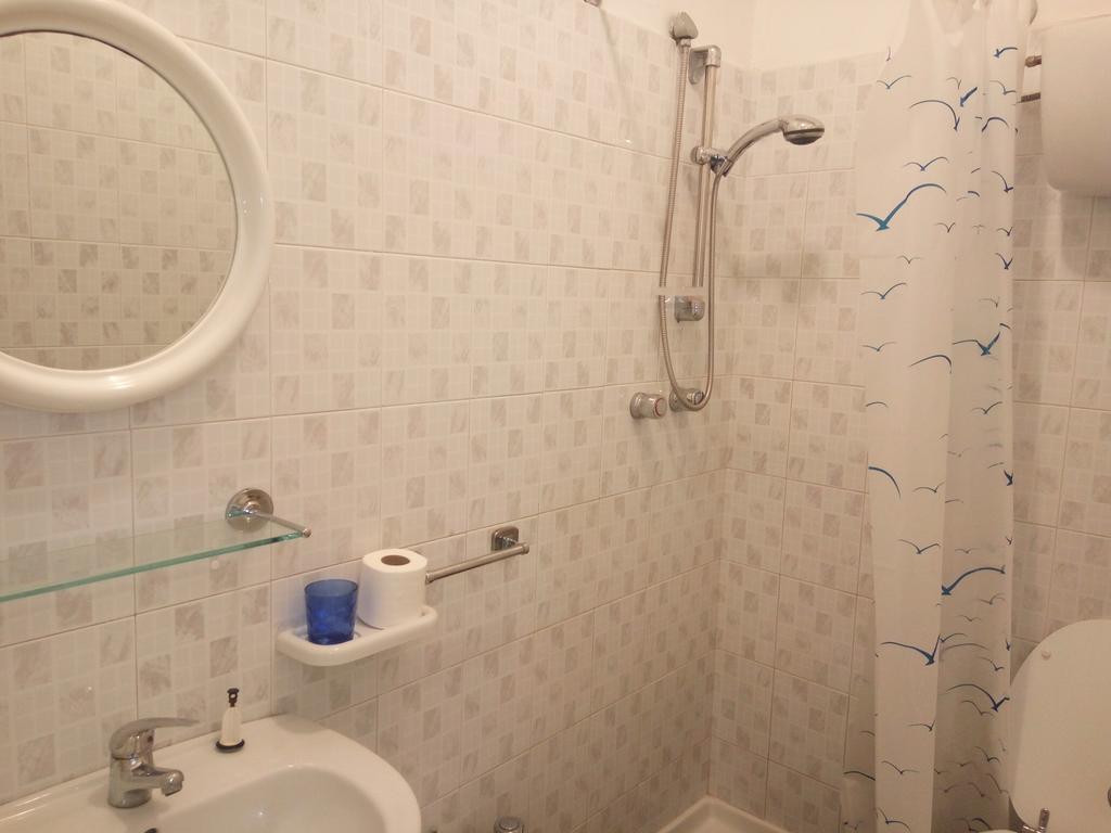 טרופאה Proserpina מראה חיצוני תמונה
